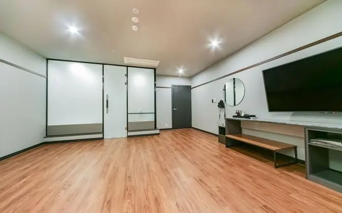 Oda (Korean Style Room (3 people))