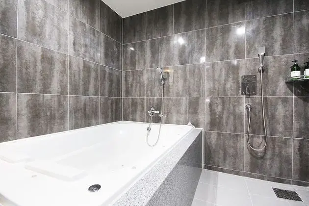 Oda (VIP room (2 person whirlpool bathtub))