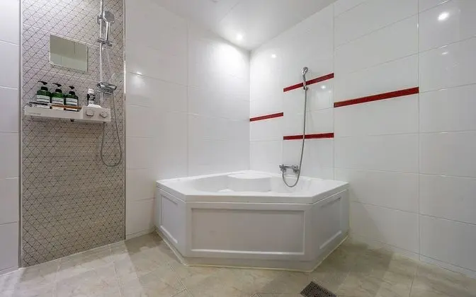 Oda (Twin (Double+Single Bed))