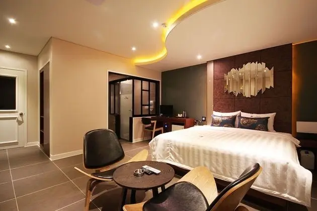 Oda (Deluxe (Netflix Available Bathtub Sel)