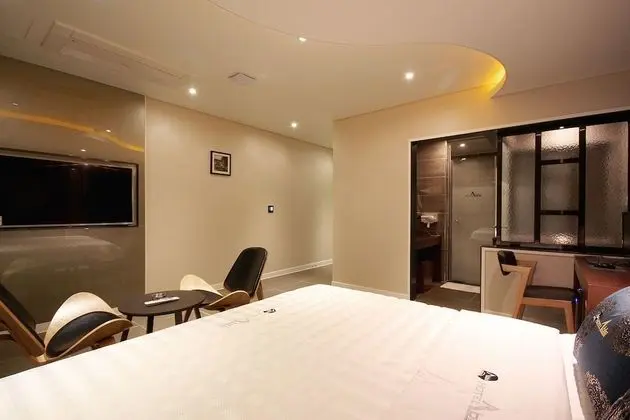 Oda (Deluxe (Netflix Available Bathtub Sel)