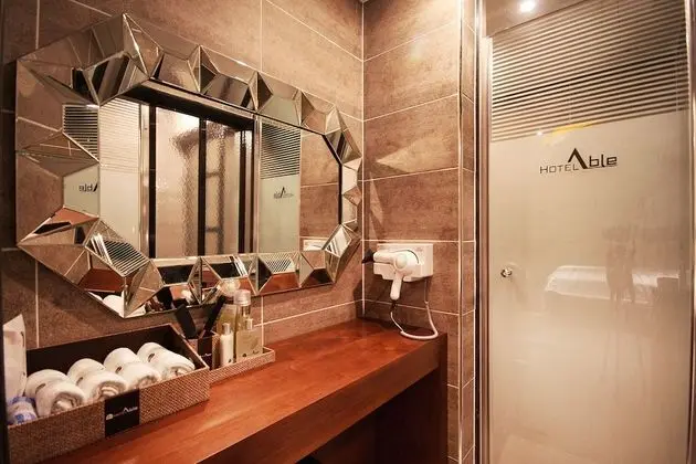 Oda (Deluxe (Netflix Available Bathtub Sel)