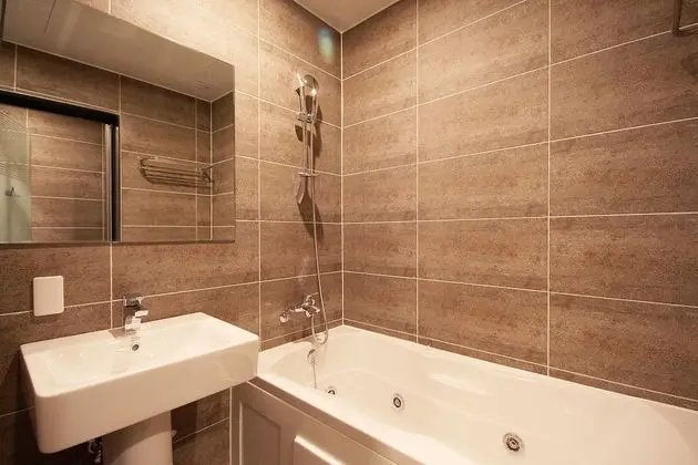 Oda (Deluxe (Netflix Available Bathtub Sel)