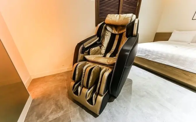 Oda (Premium Massage Chair (Netflix Availa)