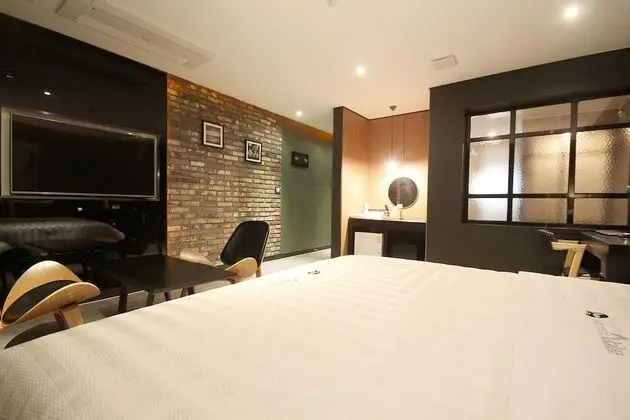 Oda (Premium Massage Chair (Netflix Availa)