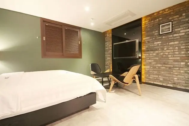 Oda (Premium Massage Chair (Netflix Availa)