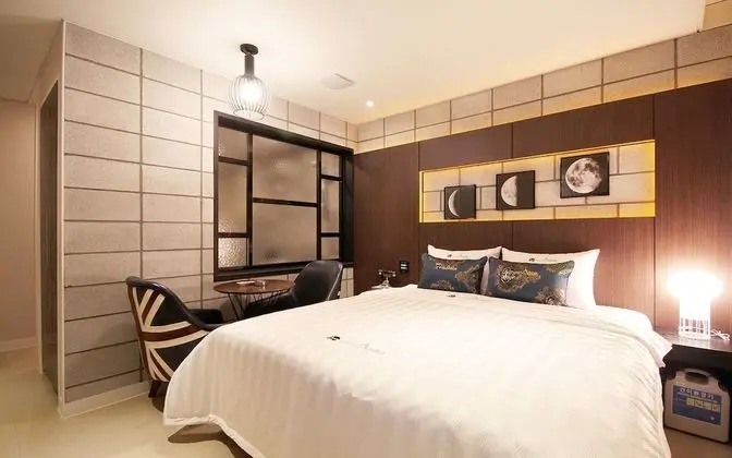 Oda (Standard (Netflix Available Bathtub S)