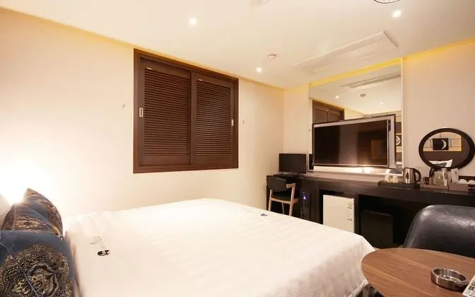 Oda (Standard (Netflix Available Bathtub S)