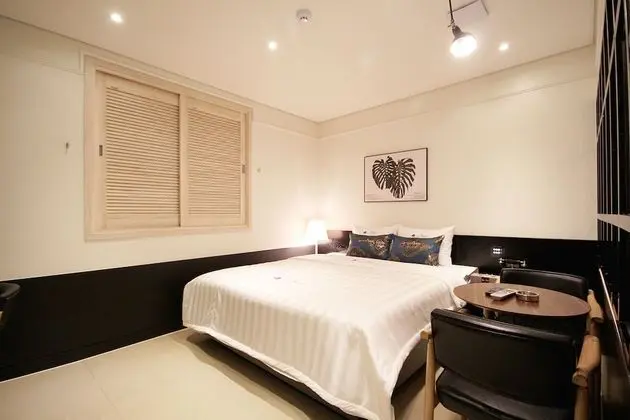 Oda (Standard (Netflix Available Bathtub S)