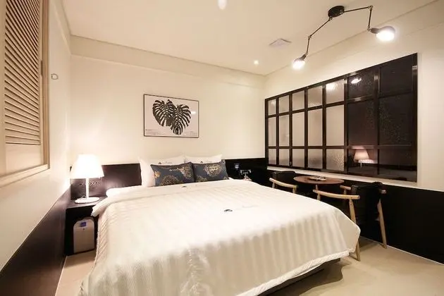 Oda (Standard (Netflix Available Bathtub S)