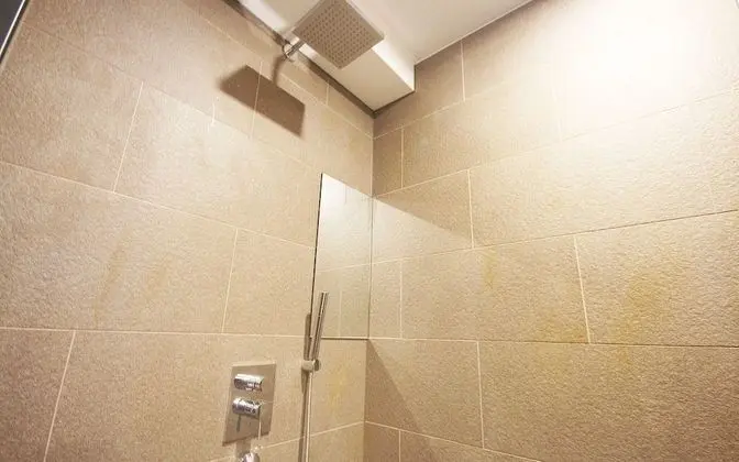 Oda (Deluxe twin (single + single free bre)