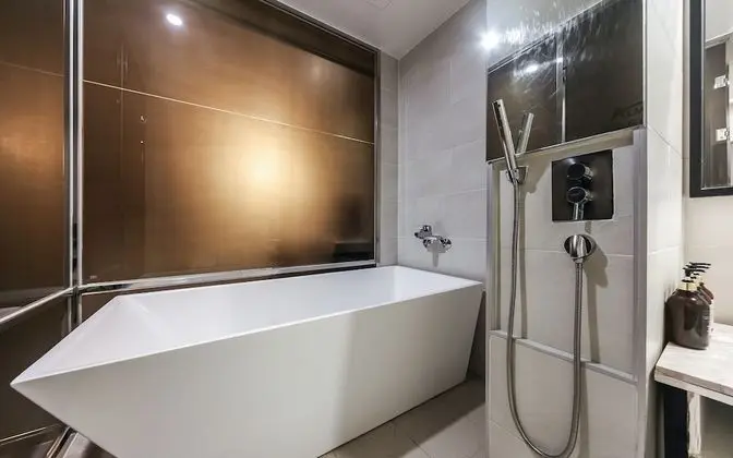 Oda (Standard (free breakfast))