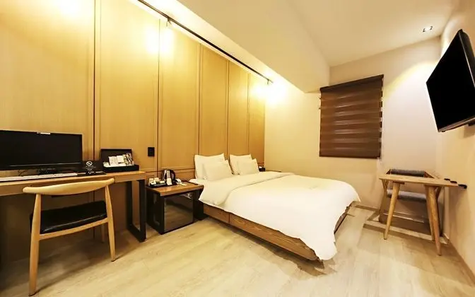 Oda (Standard (free breakfast))