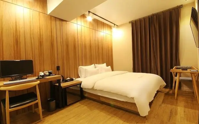 Oda (Standard (free breakfast))