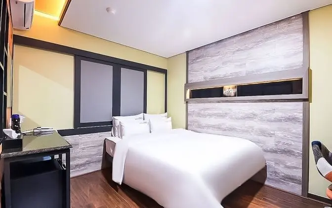 Oda (Standard-B (Netflix available))