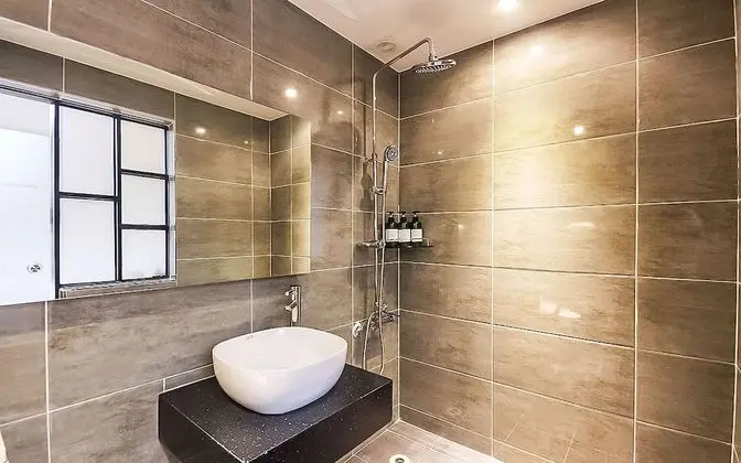 Oda (Standard-B (Netflix available))