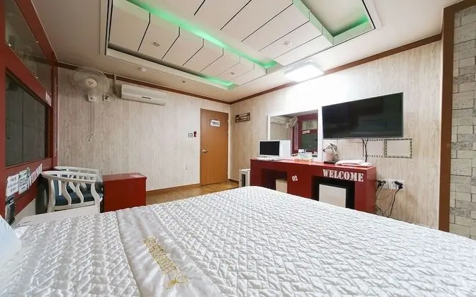 Oda (Premium-Netflix YouTube available (Ne)