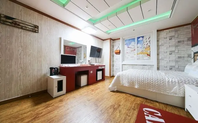 Oda (Premium-Netflix YouTube available (Ne)