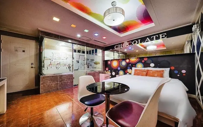 Oda (Deluxe room-13 o'clock (Netflix avail)