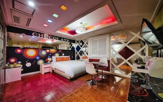 Oda (Deluxe room-13 o'clock (Netflix avail)