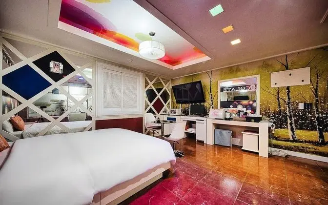 Oda (Deluxe room-13 o'clock (Netflix avail)