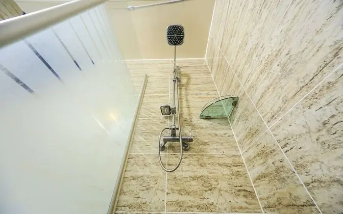 Oda (Twin-13 o'clock (Netflix available))