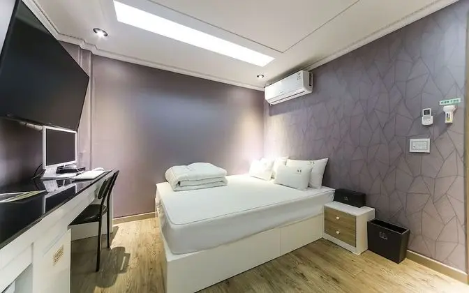 Oda (Standard (Netflix Available with Pers)