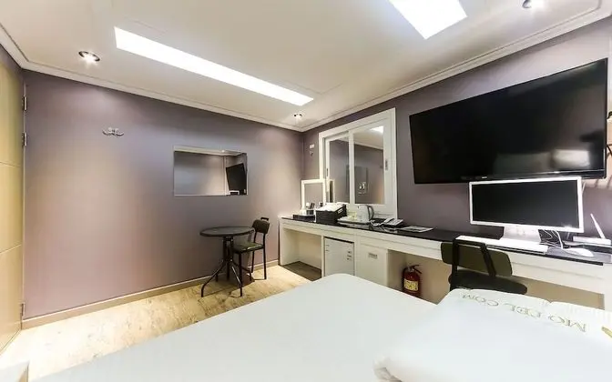 Oda (Standard (Netflix Available with Pers)