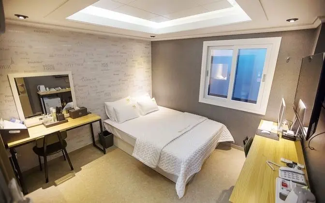 Oda (Standard (Netflix Available with Pers)