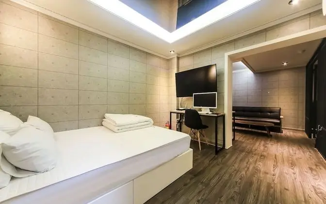 Oda (VIP (Netflix Available with Personal )