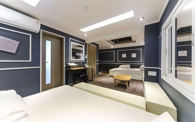 Oda (VIPTwin (Netflix Available with Perso)