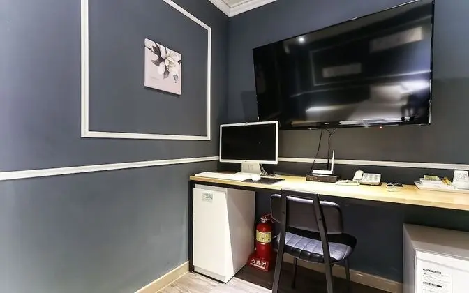 Oda (VIPTwin (Netflix Available with Perso)