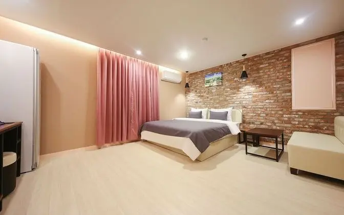 Oda (Deluxe breakfast + multi-room PKG (Ne)