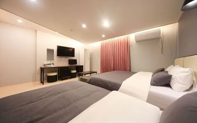 Oda (Twin breakfast + multi-room PKG (Netf)