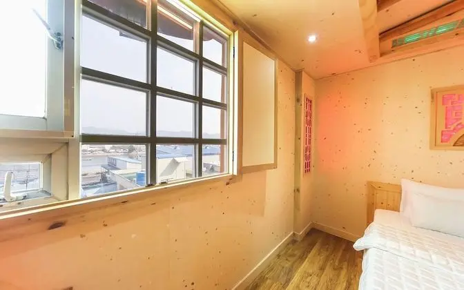 Oda (Semi-Special Room)