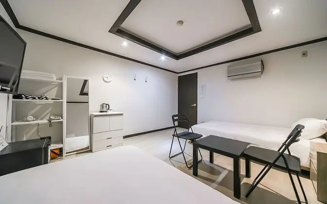 Oda (Twin (exclusive room Netflix YouTube )