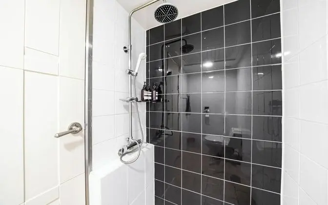 Oda (Ondol (Netflix available))