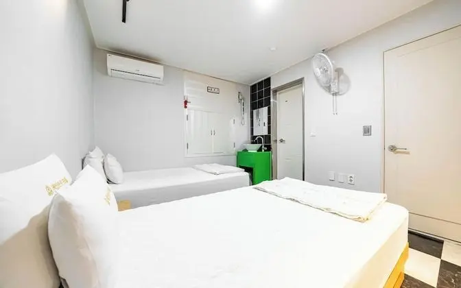 Oda (Twin (Netflix Available))