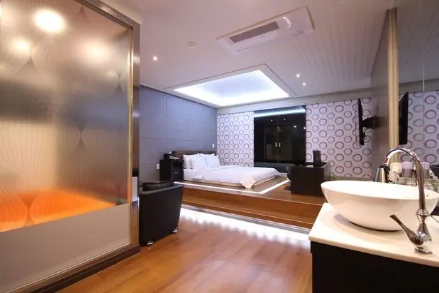 Oda (Suite room (Netflix Available))