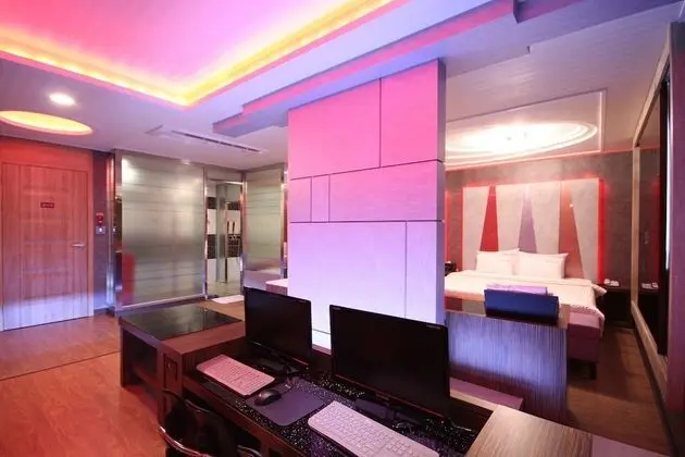 Oda (Suite Twin (Netflix Available))