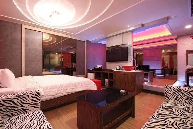 Oda (Suite Twin (Netflix Available))