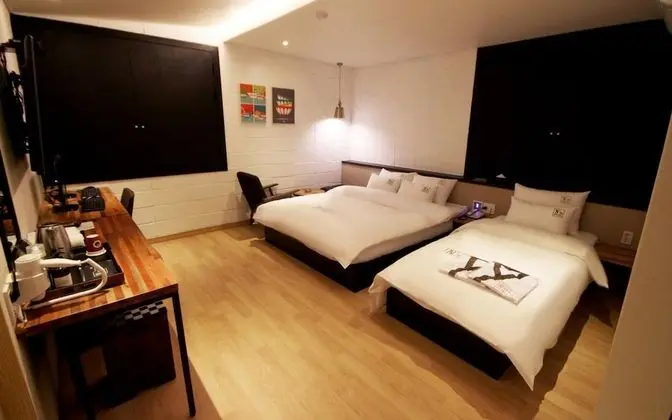 Oda (Twin (Netflixm Business trip&Trip Wee)