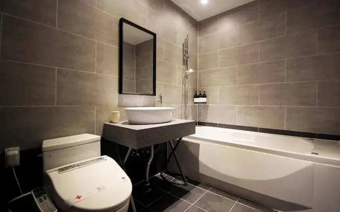 Oda (Twin (Netflixm Business trip&Trip Wee)