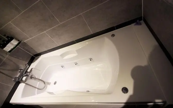 Oda (Twin (Netflixm Business trip&Trip Wee)