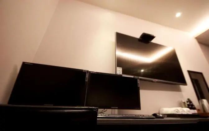 Oda (Twin (Netflixm Business trip&Trip Wee)