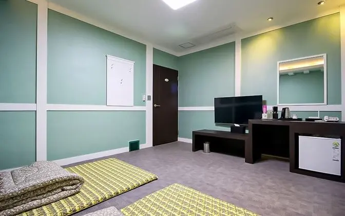 Oda (Ondol room (Netflix available Parking)