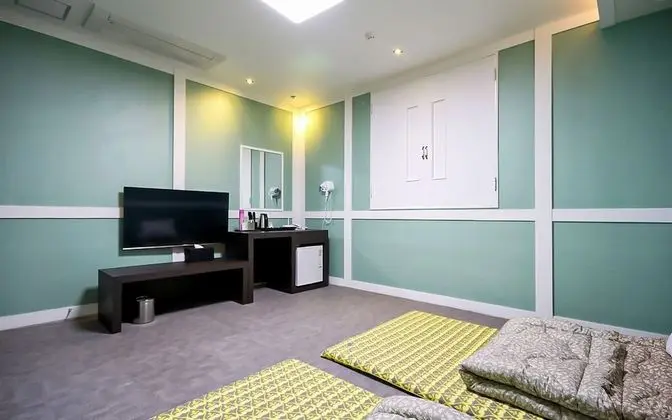 Oda (Ondol room (Netflix available Parking)