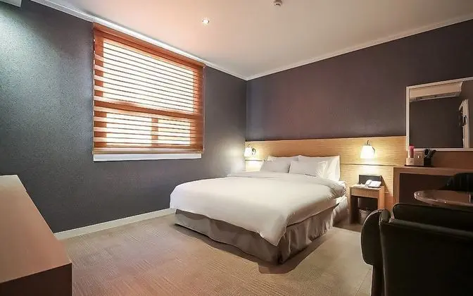 Oda (Premium Double (Netflix available Par)