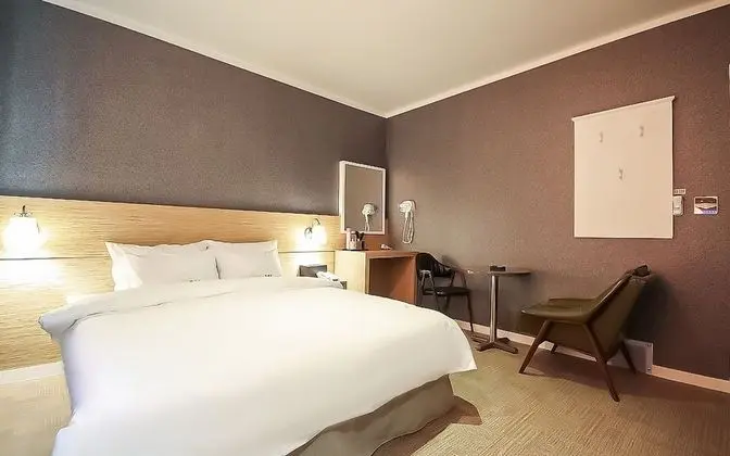 Oda (Premium Double (Netflix available Par)