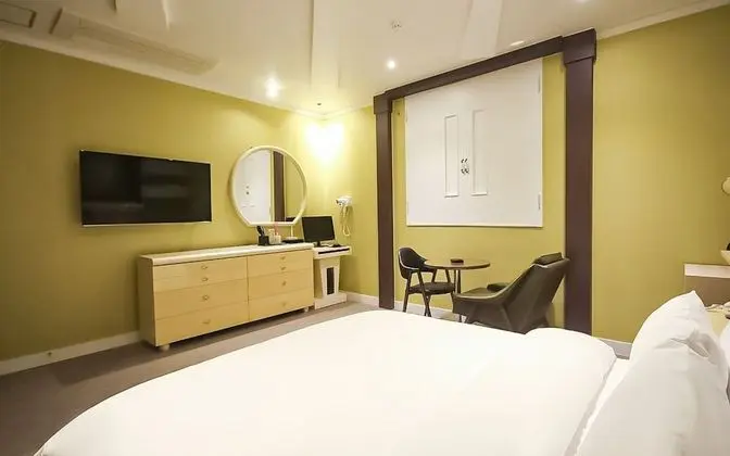 Oda (Premium Double (Netflix available Par)